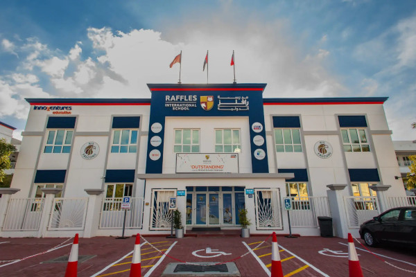 Safa Parkview 12
